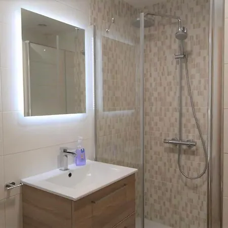 Apartment 3 Bedroom Beach Frontline Apartment With Parking Nerja