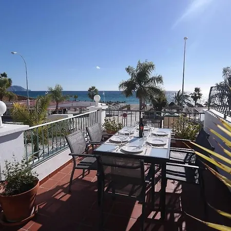 Appartement 3 Bedroom Beach Frontline Apartment With Parking